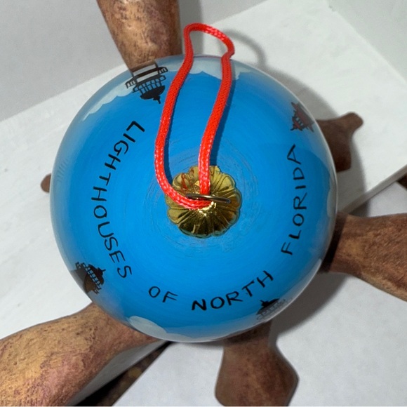 Beachcombers Reverse Hand Painted Glass fFlorida Lighthouse Christmas Ornament - Picture 5 of 12